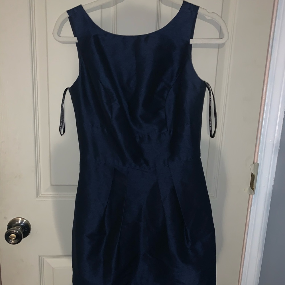 Alfred sung dress